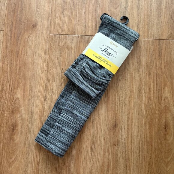 G.H. Bass & Co Seamless Active Capri Length Leggings Grey NWT Size S/M - Picture 1 of 5